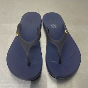 Crocs Ocean Minded Flip Flops W8 Navy Blue